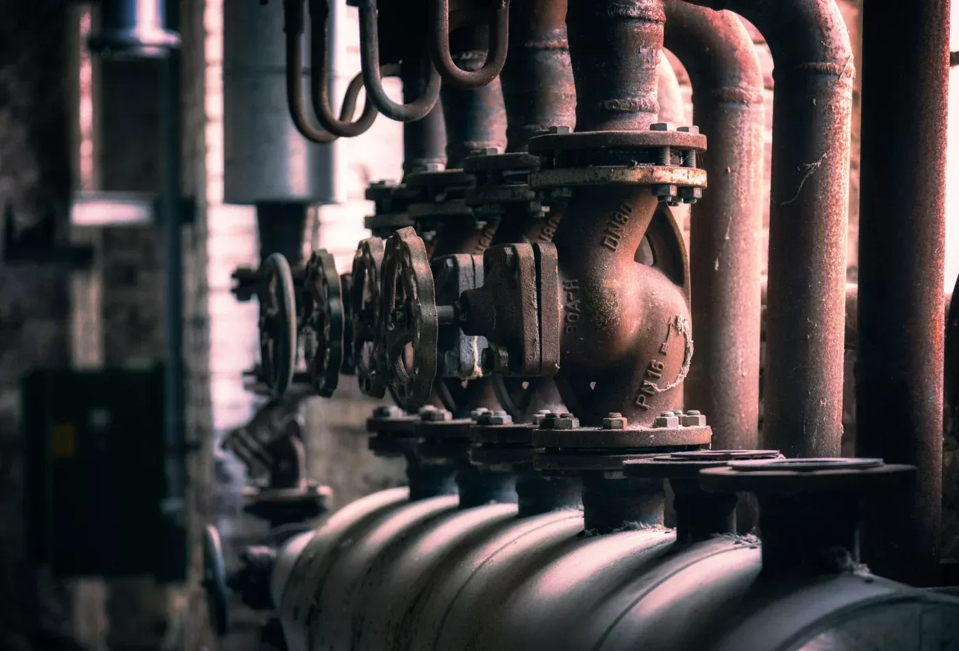 Commercial gas plant equipment representing commercial gas training